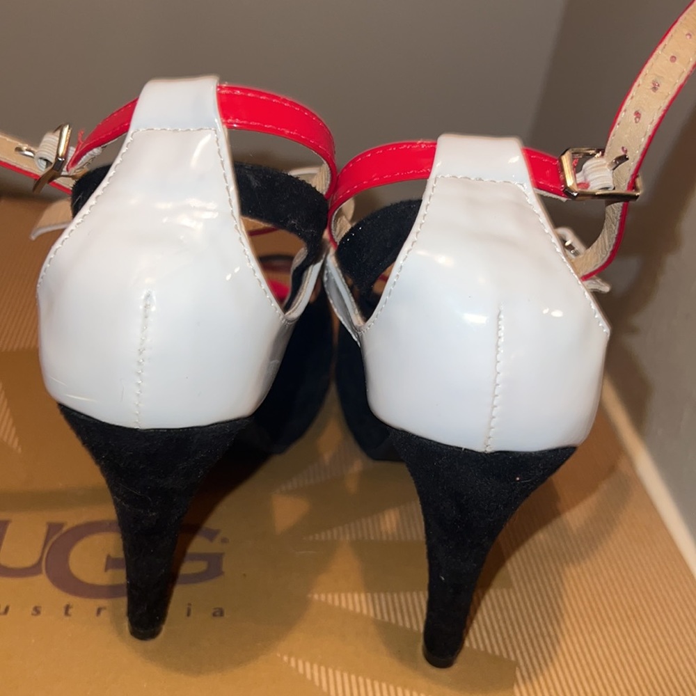 Heels - Picture 3 of 3